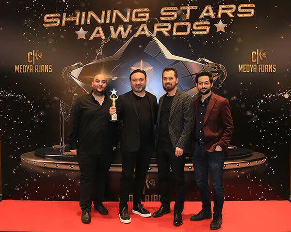 Shining Star Awards 2022'de 